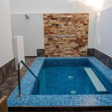 2Br-3Ba Condo Block From Beach W Rooftop Jacuzzi Mazatlan Exterior photo