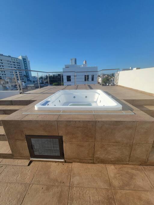 2Br-3Ba Condo Block From Beach W Rooftop Jacuzzi Mazatlan Exterior photo