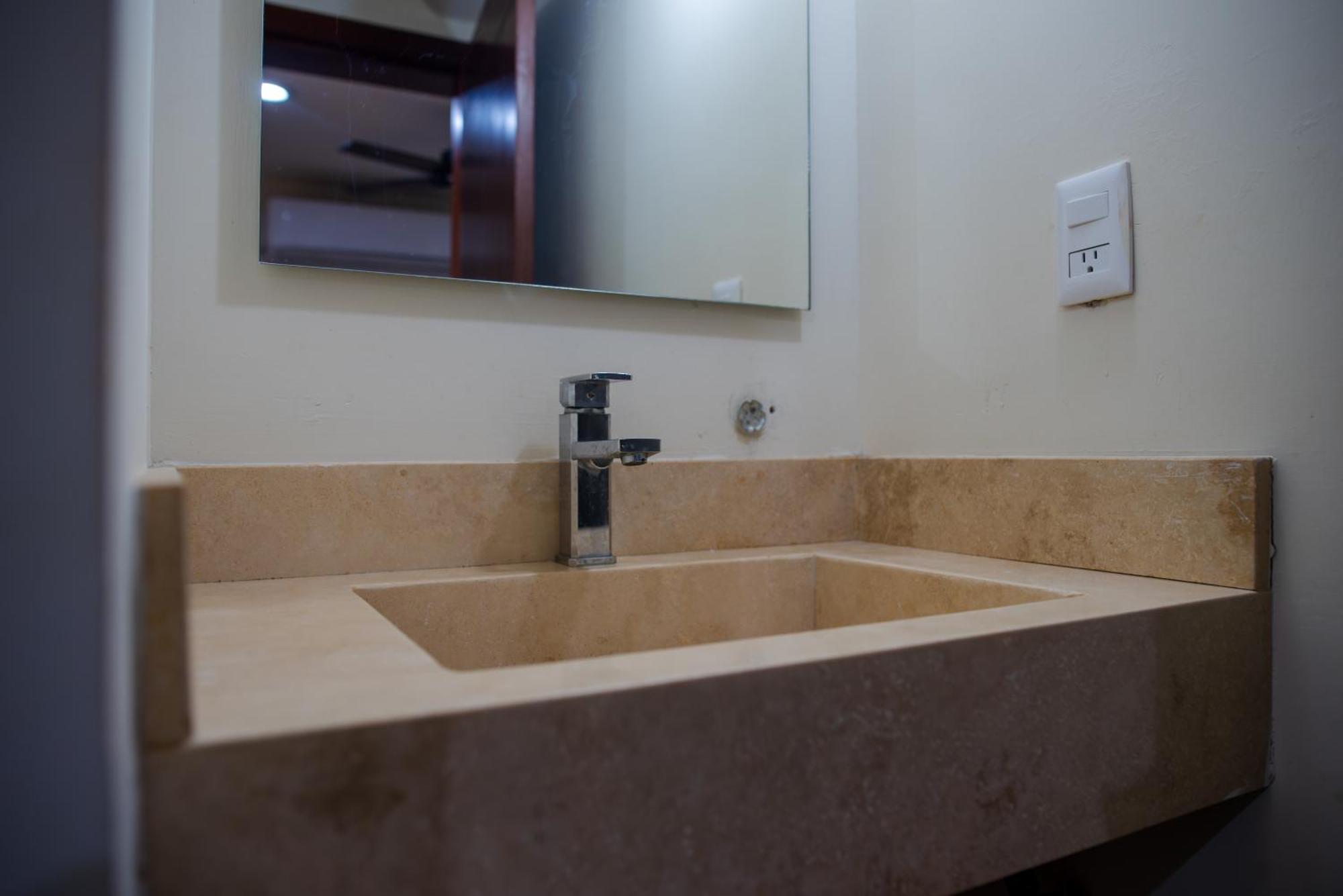 2Br-3Ba Condo Block From Beach W Rooftop Jacuzzi Mazatlan Exterior photo